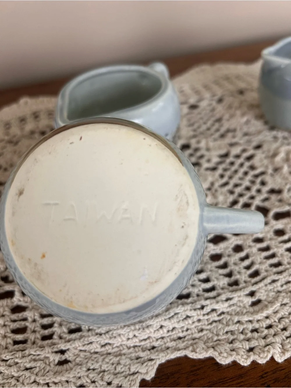 Set of 4 Vintage Taiwan Pottery Measuring Cups Blue Tree Landscape w/ Birds